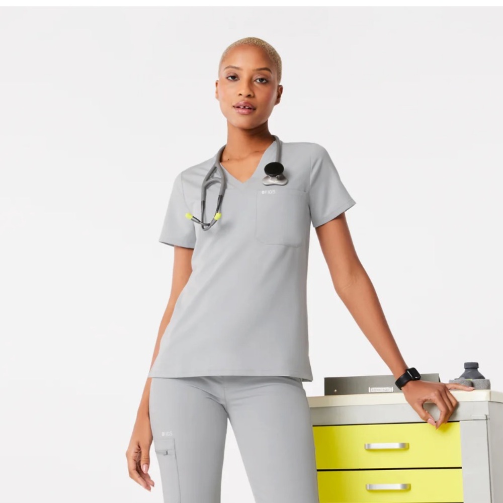 Figs Catarina One Pocket Scrub Top